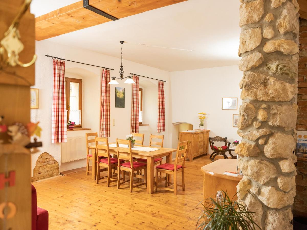 Ferienwohnung Zum Kapuziner Poysdorf Exterior photo